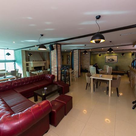 Hotel Denver Tirana Bagian luar foto