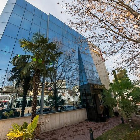 Hotel Denver Tirana Bagian luar foto
