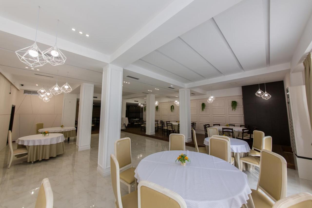 Hotel Denver Tirana Bagian luar foto
