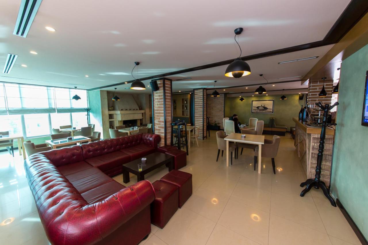 Hotel Denver Tirana Bagian luar foto