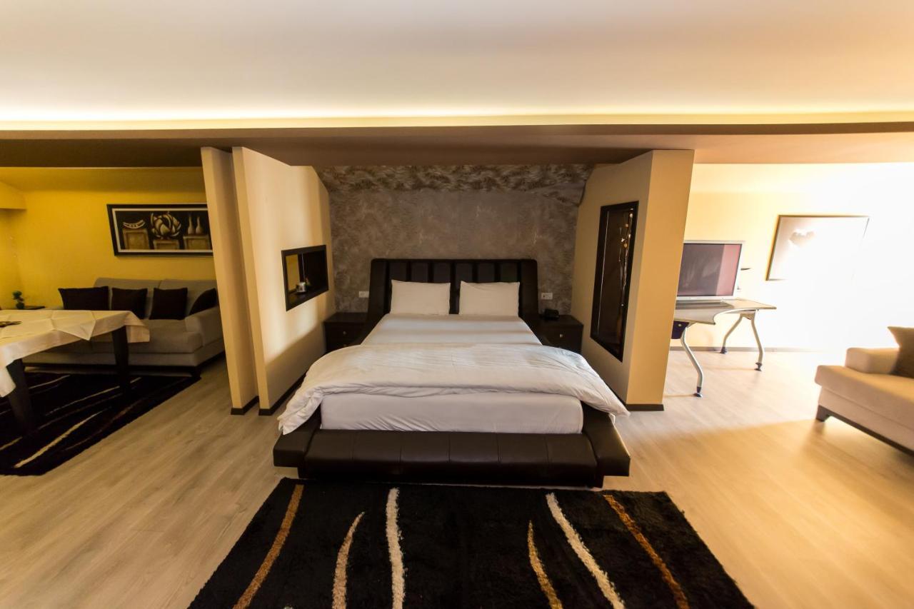 Hotel Denver Tirana Bagian luar foto