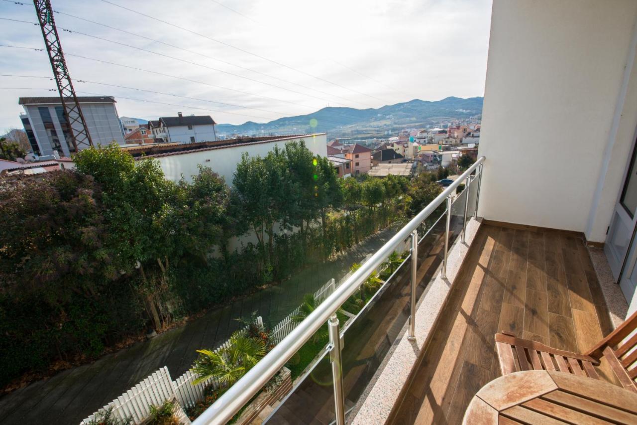 Hotel Denver Tirana Bagian luar foto