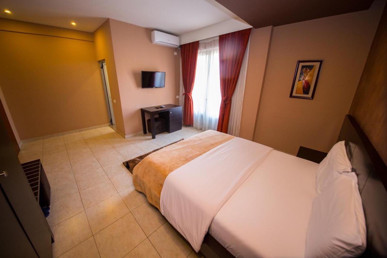 Hotel Denver Tirana Ruang foto