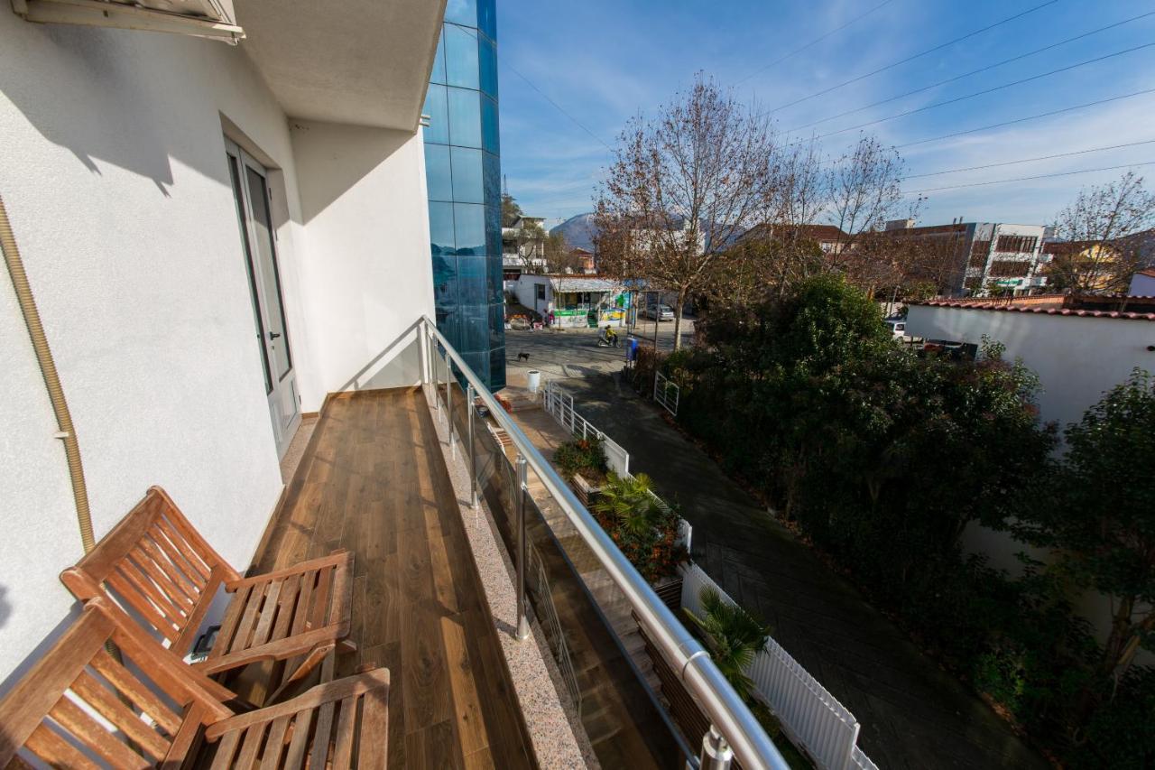 Hotel Denver Tirana Bagian luar foto